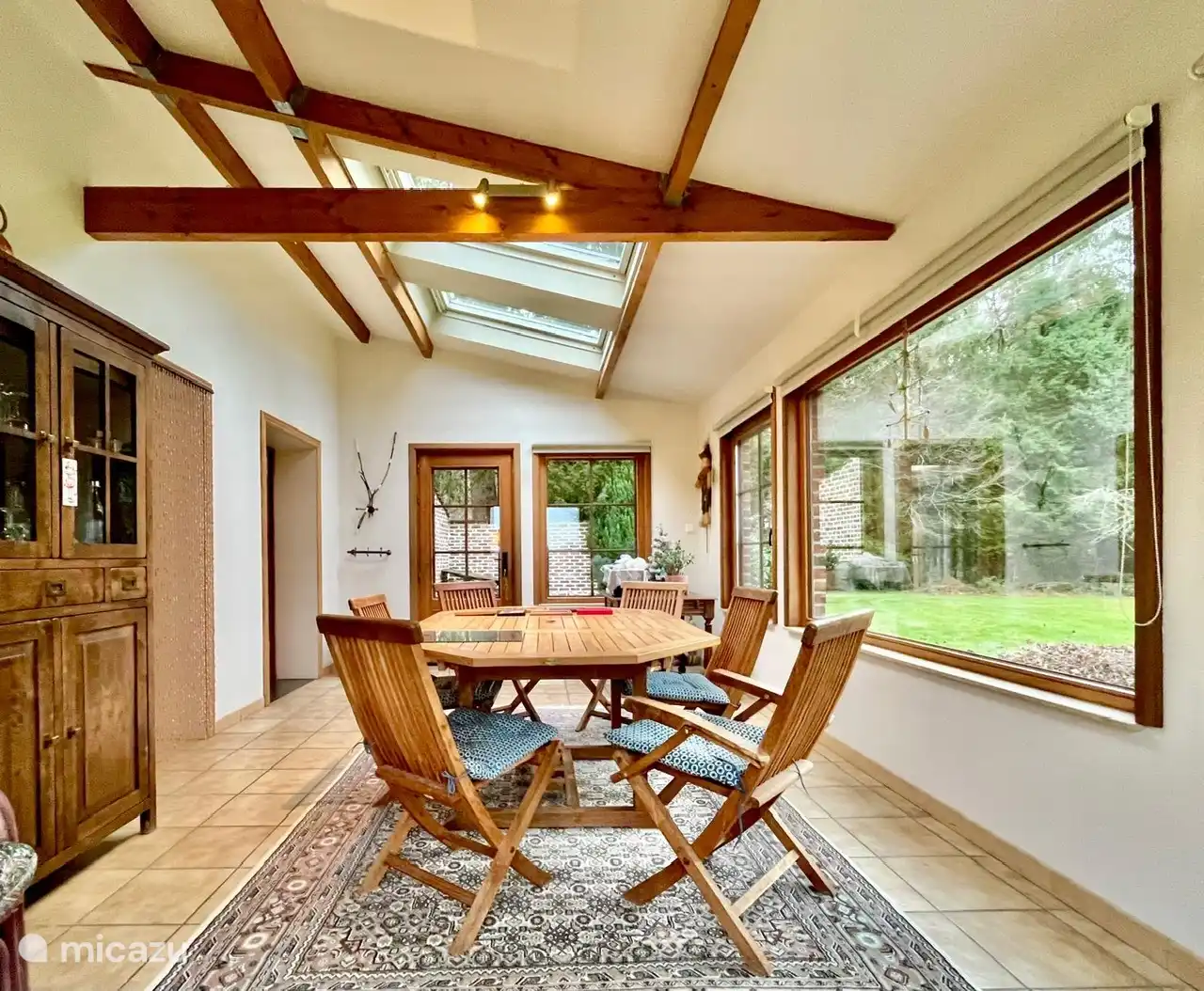 Résidence avec vue sur le jardin et la terrasse