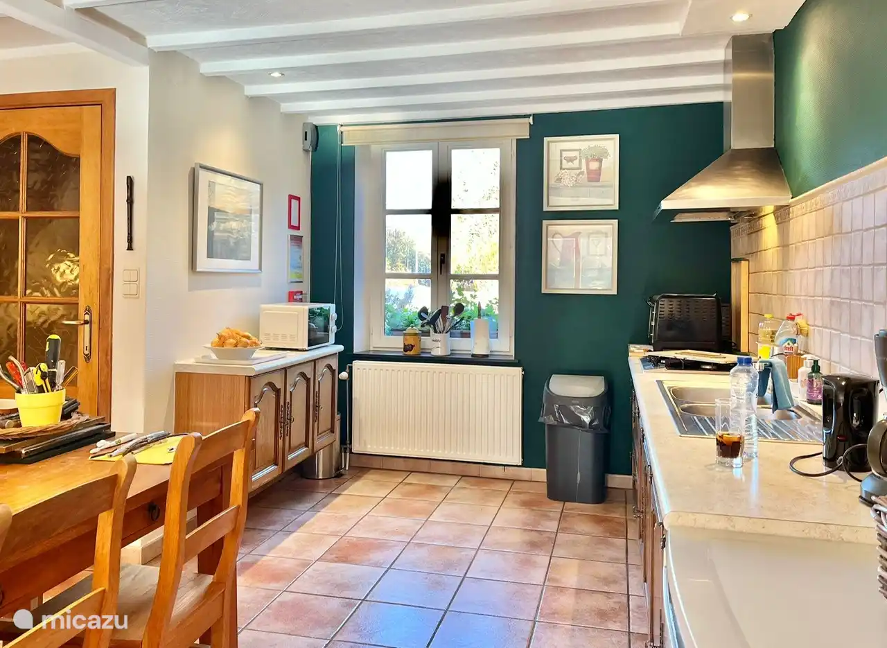 Cuisine et table à manger 1