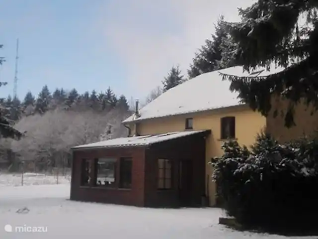 Location de Vacances Belgique, Ardennes, Gedinne, maison de vacances - Gîte Vencimont vue d'hiver