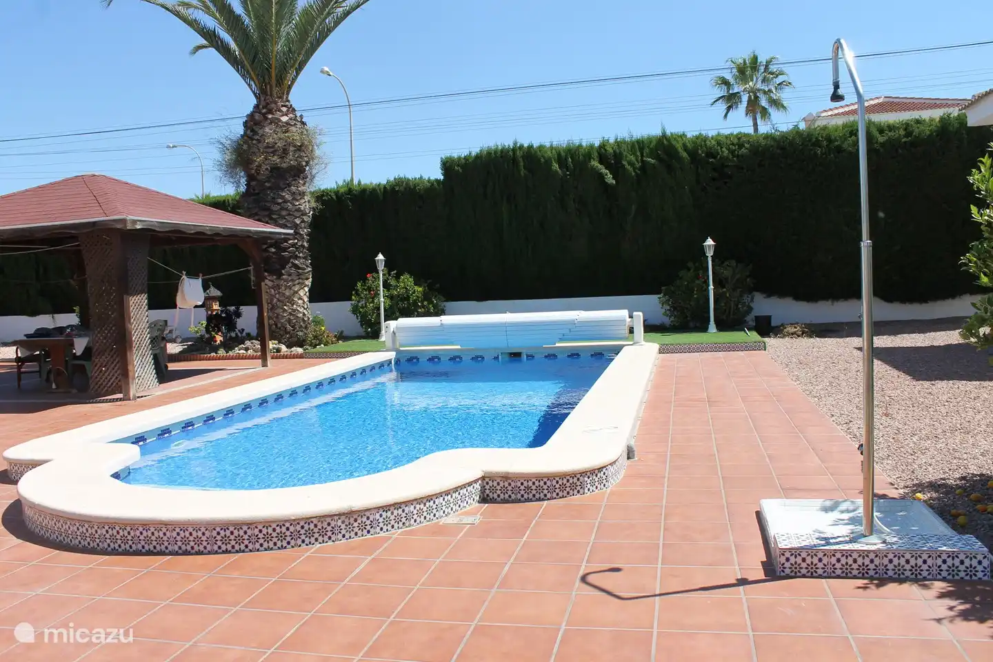 Vergessen Sie nicht zu duschen, bevor Sie hineinspringen.