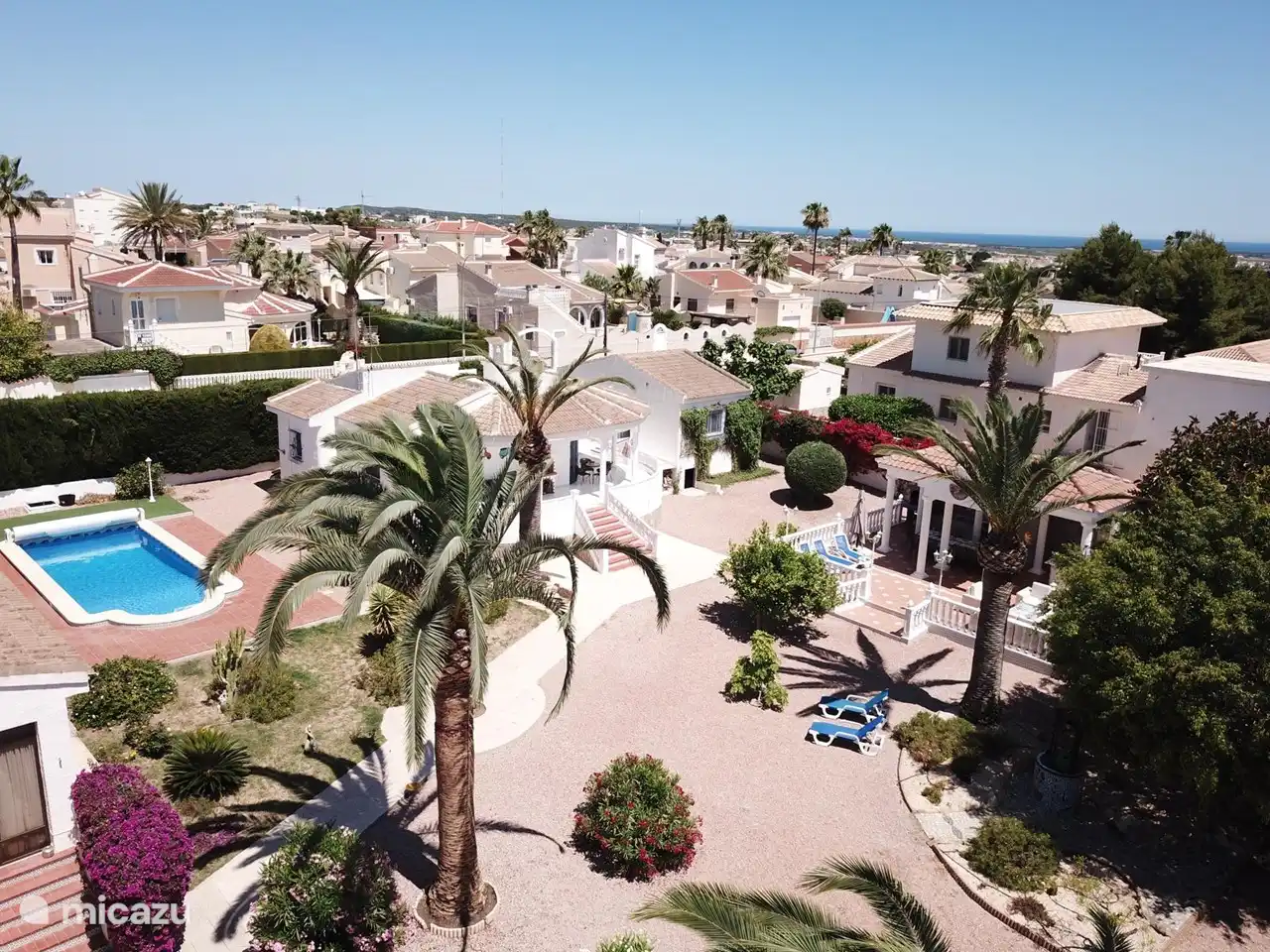 Dürfen wir Sie auf eine kleine Reise durch unsere Feriendomäne Casa Juanne mitnehmen?