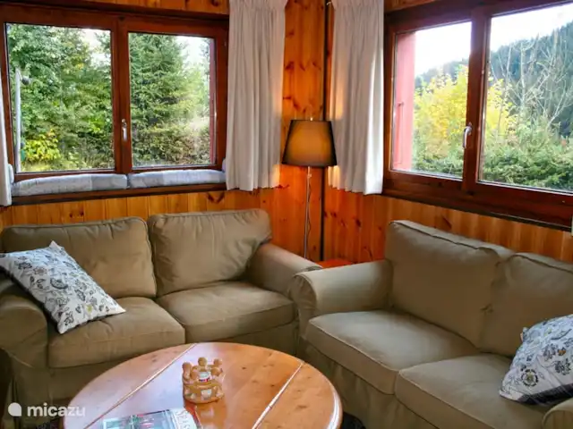 Chalet Mignon vrijstaand & zonnig huren in Zwitserland, Wallis, Torgon - chalet Comfortabele banken in de zithoek