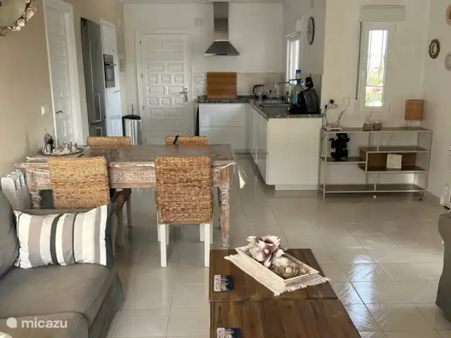 Villa Costa Blanca huren in Spanje, Costa Blanca, Pedreguer - villa Onze vernieuwde keuken met eethoek