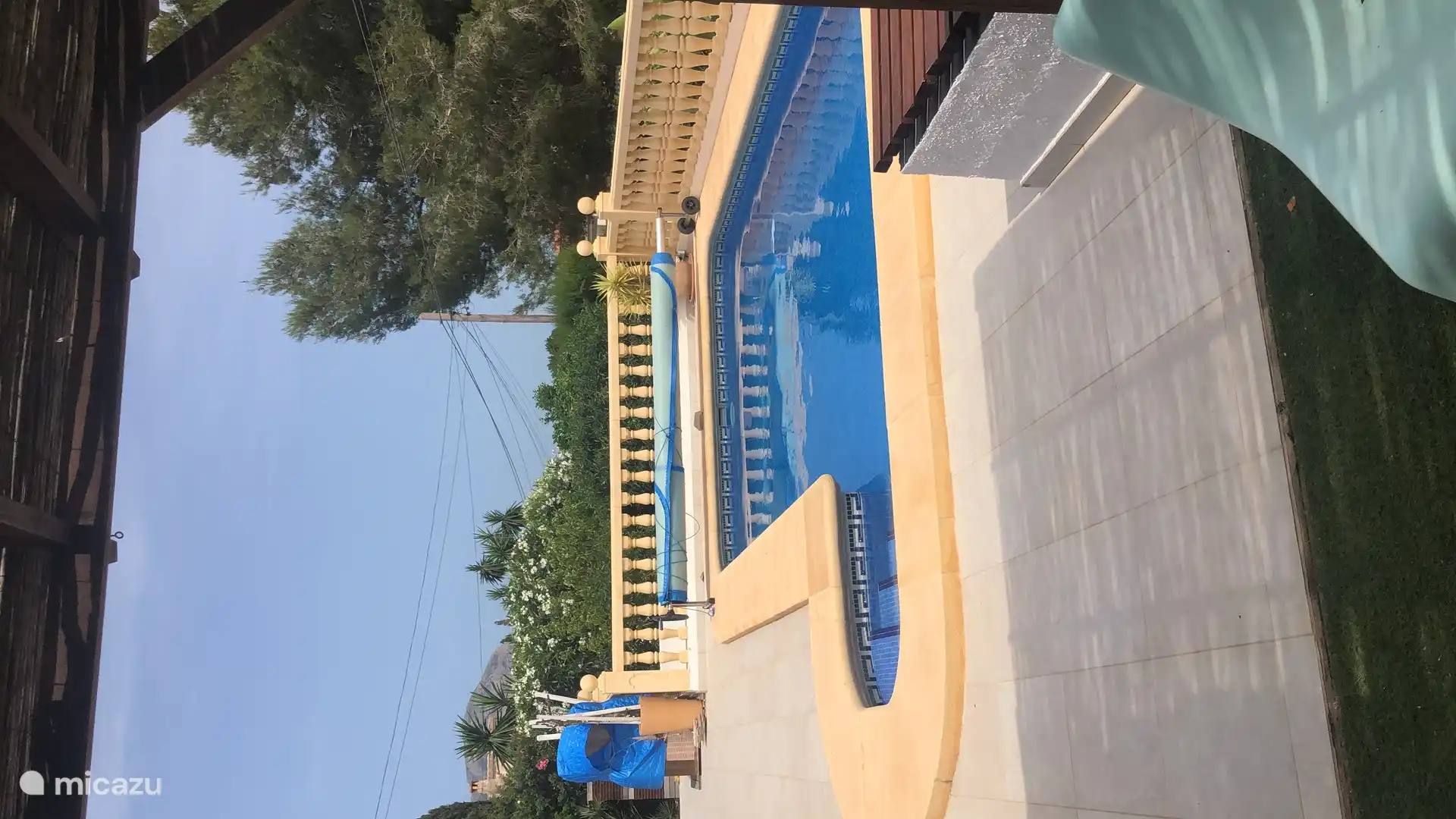 Notre couverture de piscine pour l'hiver si vous souhaitez chauffer la piscine 