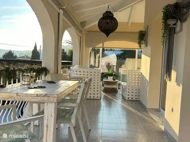 Villa Costa Blanca huren in Spanje, Costa Blanca, Pedreguer - villa binnenterras overdekt met sunscreens