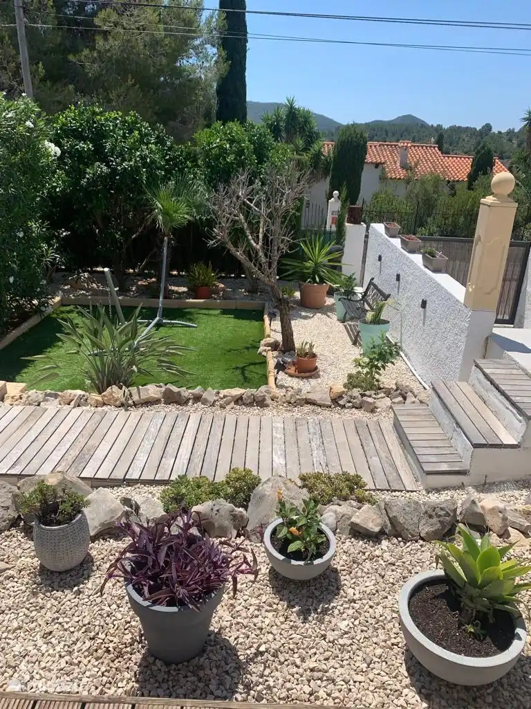 détendez-vous dans notre jardin avec le hamac 