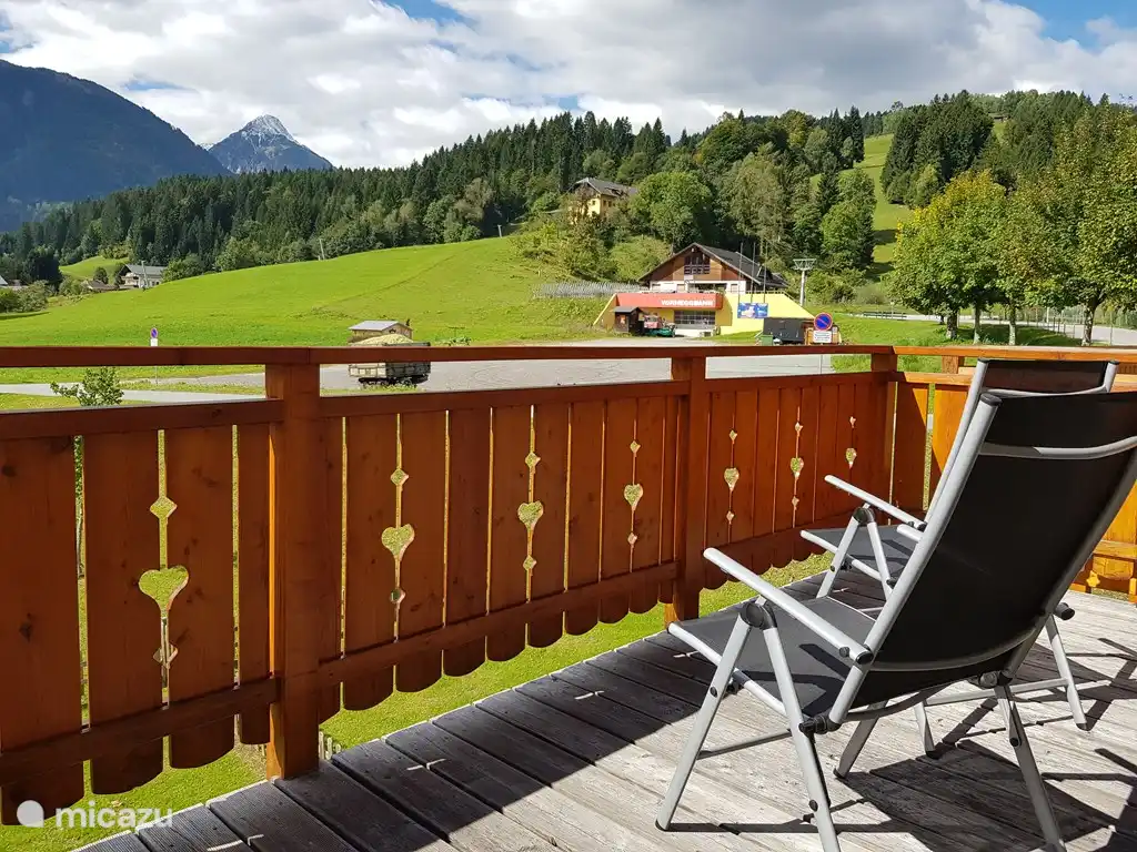 Le balcon avec vue sur les montagnes