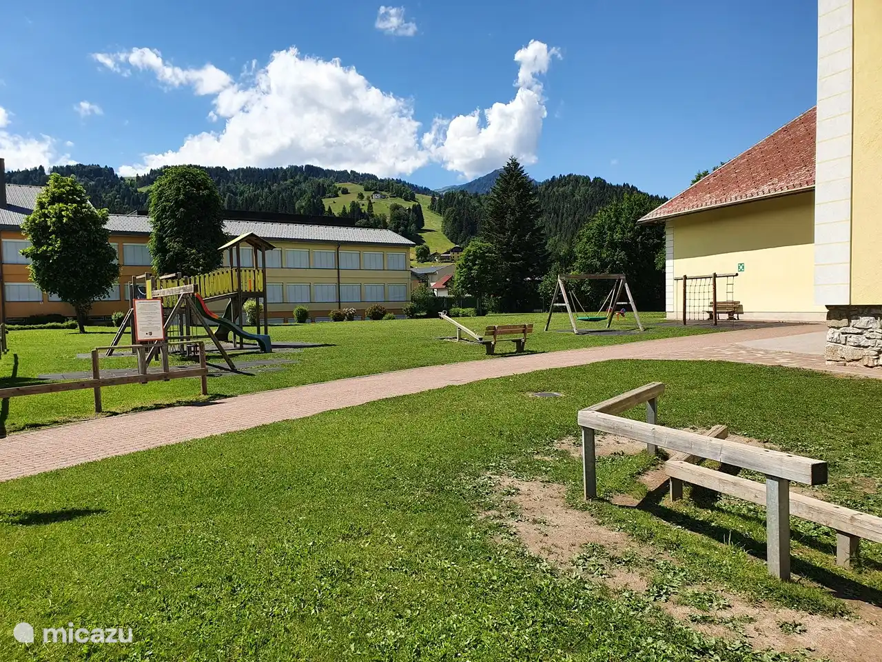 Aire de jeux à distance de marche