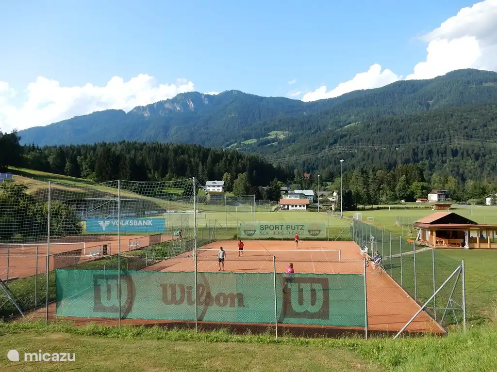 Courts de tennis à 100 mètres de la maison