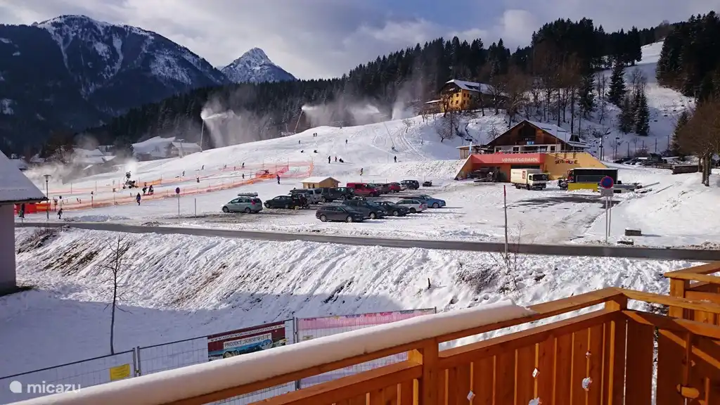 Notre Chalet à côté de la piste de ski.