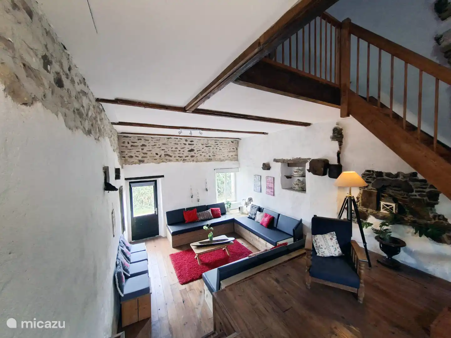 Woonkamer met zithoek