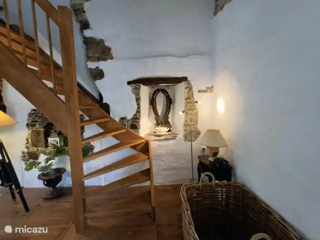 Gîte Rouge, Menil Vin, Normandie | France, Orne, Ménil-Vin - maison de vacances Escalier vers le grenier