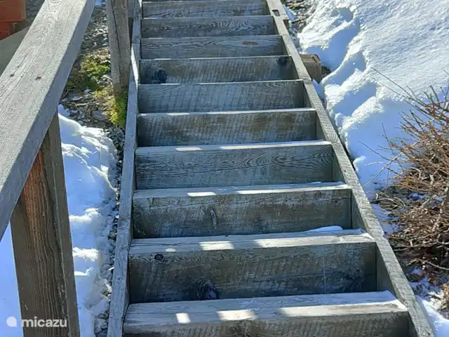 Chalet Étoile | Suisse, Valais, Haute-Nendaz - chalet 1er escalier depuis l'allée