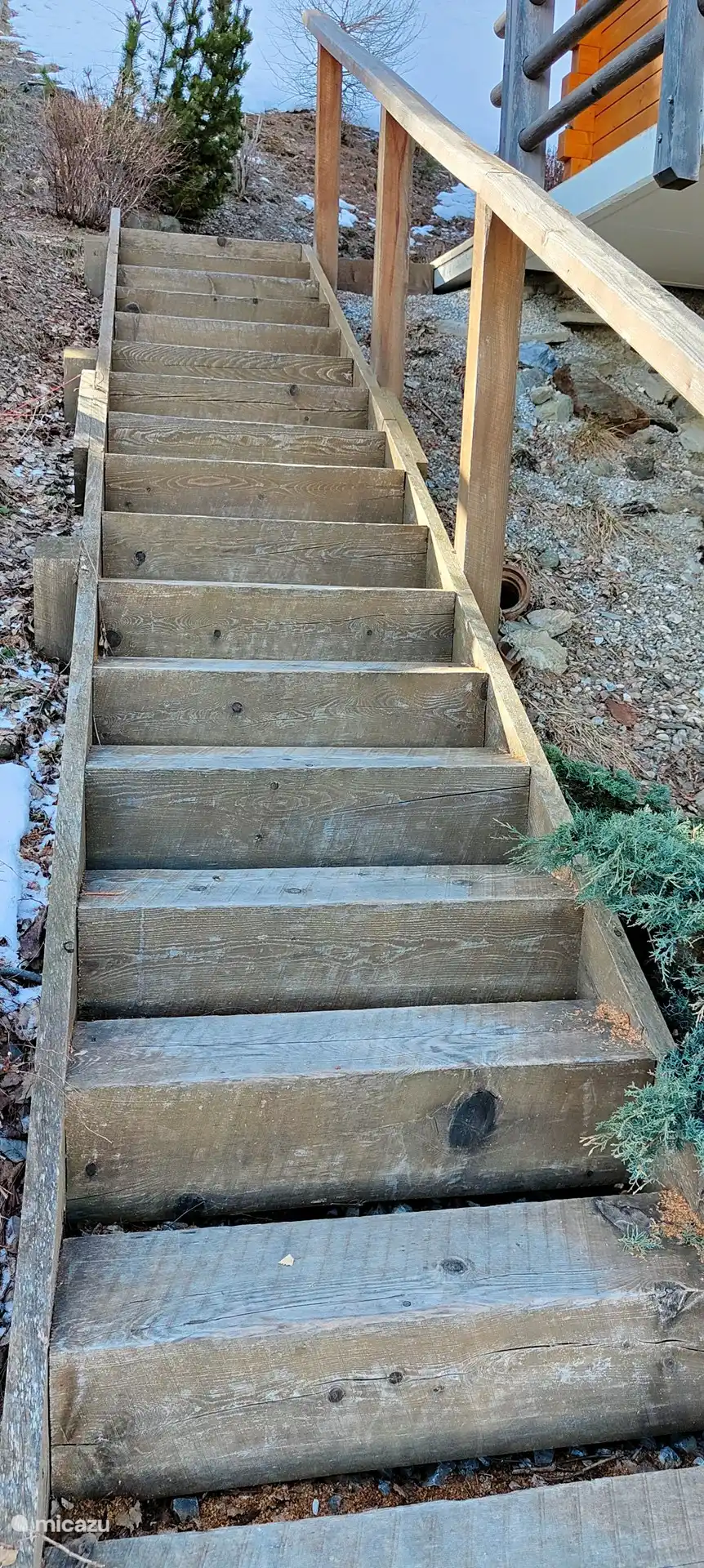 2ème escalier vers le chalet