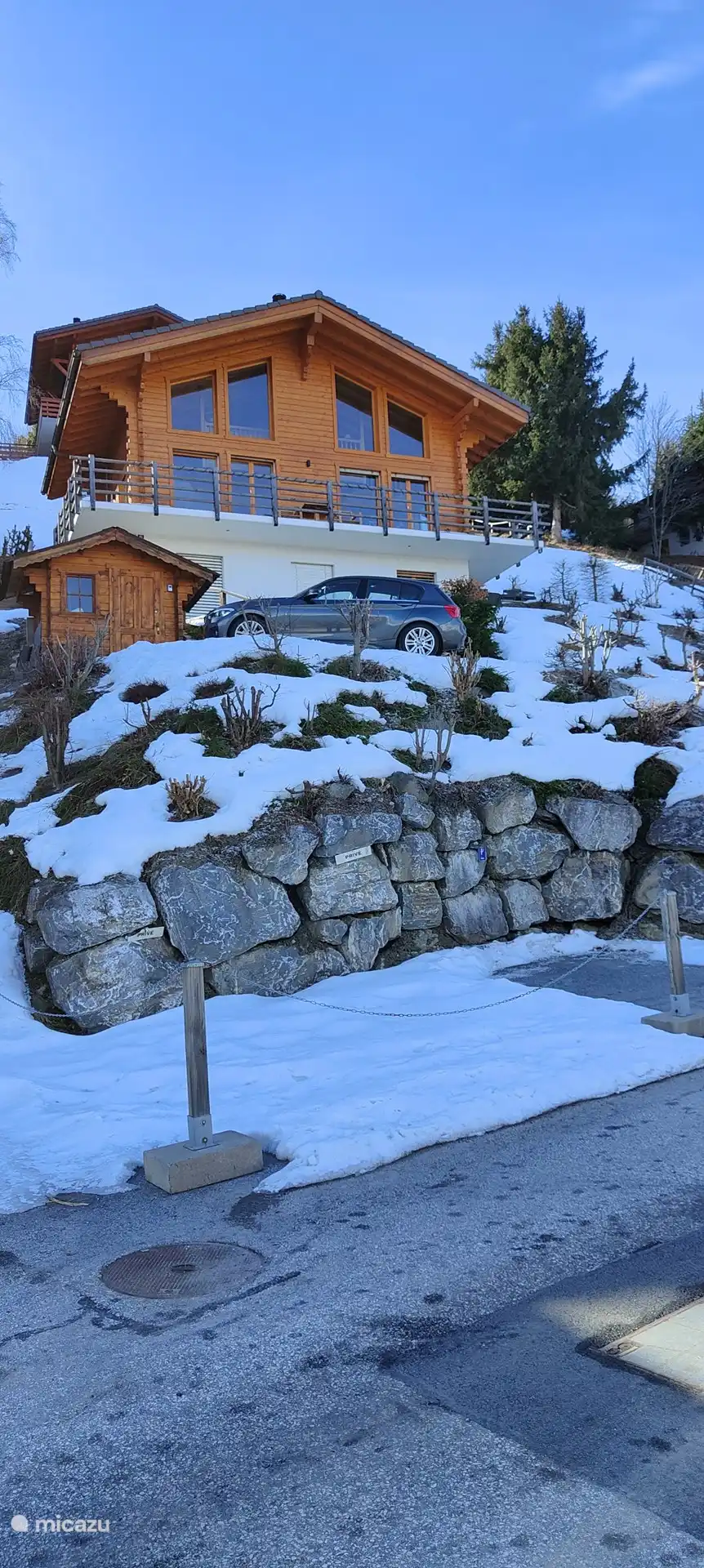 place de parking privée dans la route