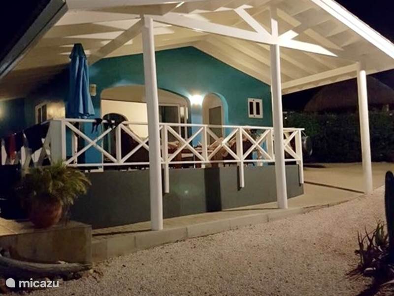 Vakantiehuis Curaçao, Banda Abou (west), Fontein Villa 'Villa Kas di Dos' met privé zwembad