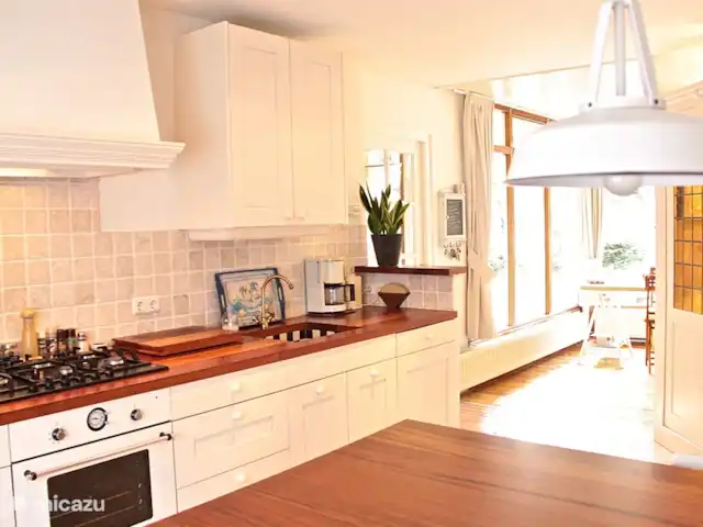 Villa forestière 'De Veenhof' | Pays-Bas, Overijssel, Holten - maison de vacances Et de la cuisine, vous avez également une vue sur la forêt.