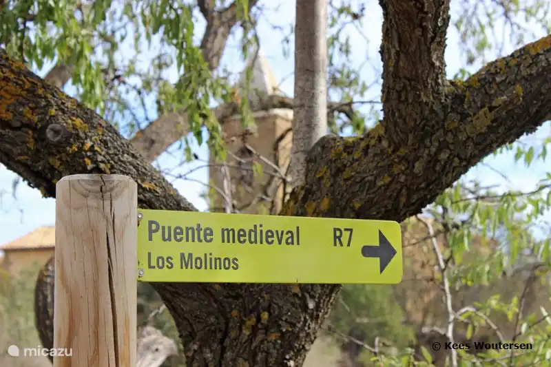 Des sentiers de randonnée commencent à Sipán.