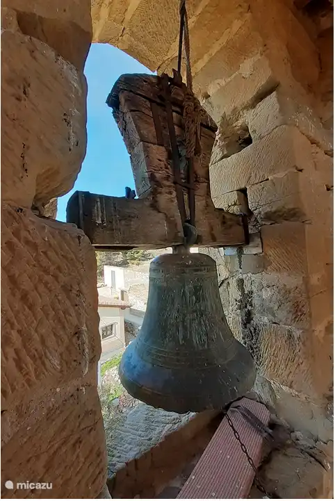 Photo du clocher de l'église de Sipán.