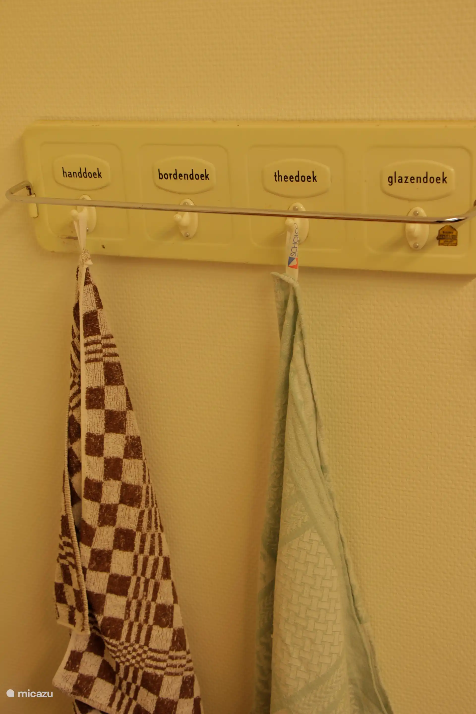 Keuken met alle gemakken, vaatwasser, oven enz.