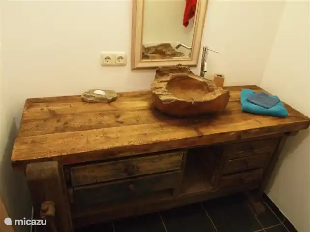 Alpentraum, apartamento Almhof en Austria, Carintia, Kaning (Radenthein) - apartamento El fregadero separado con lavabo de teca.