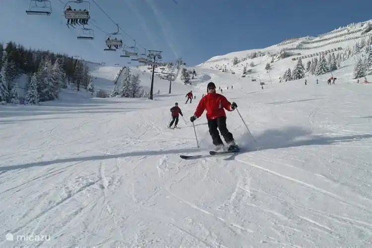 Lovely quiet pistes.Met nice huts along the way to eat something delicious.