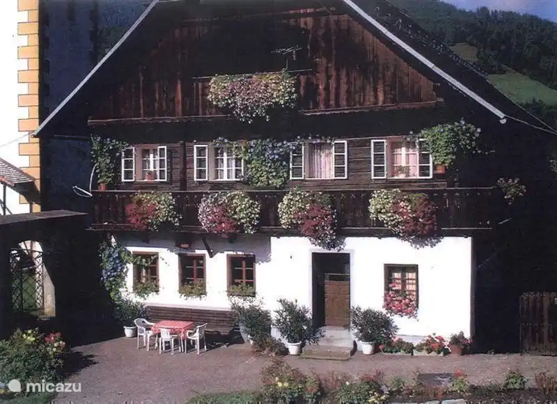 Alpentraum im Sommer mit den schönen Geranien.