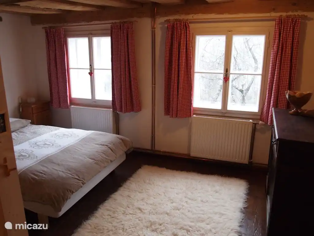 Das Familienzimmer für 4 Personen. Ein zweiter Druck. Bett und 2 x 1pers.