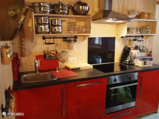 Alpentraum, appartement Berghof | Autriche, Carinthie, Kaning (Radenthein) - appartement La cuisine ouverte. Avec four, lave-vaisselle, application Senseo, bouilloire.