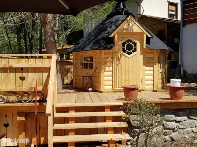 Alpentraum, appartement Berghof | Autriche, Carinthie, Kaning (Radenthein) - appartement La grillota finlandaise. Le barbecue est dans la maison.