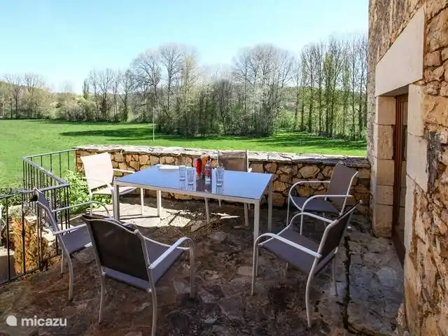 Laurence | France, Dordogne, Saint-Martial-de-Nabirat - maison de vacances La terrasse