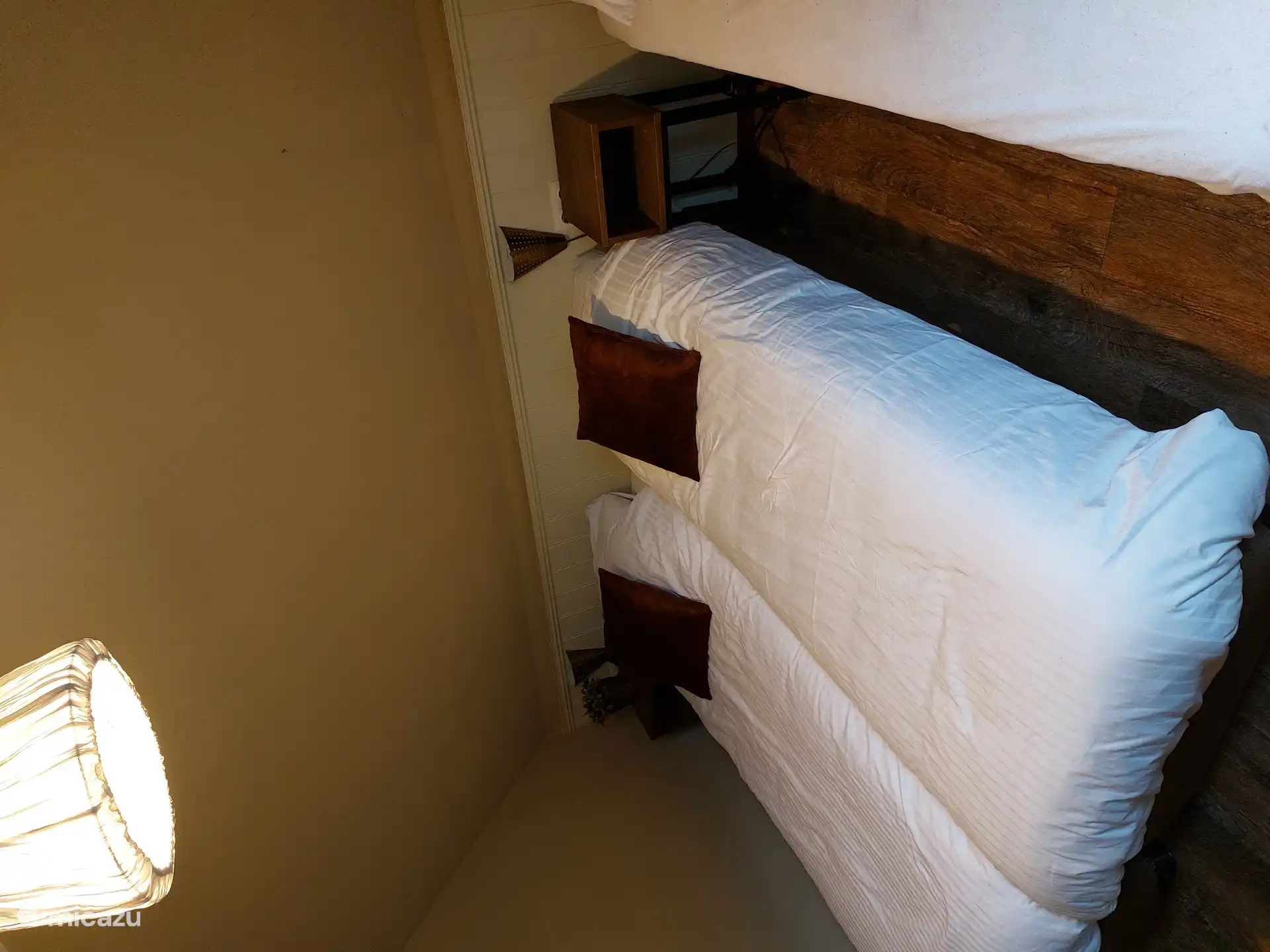 1st floor: Bedroom with 3 single beds.