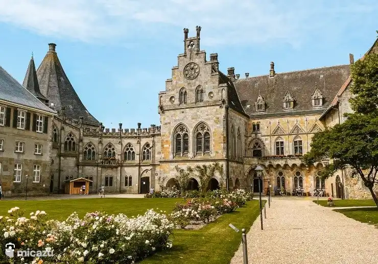 The castle in the centre of Bad Bentheim (20 min walk) is definitely worth a visit!