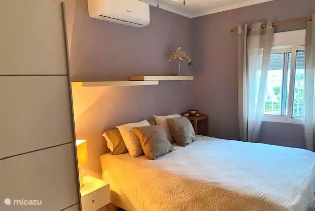 slaapkamer 2
fan en airco ( koud/warm)