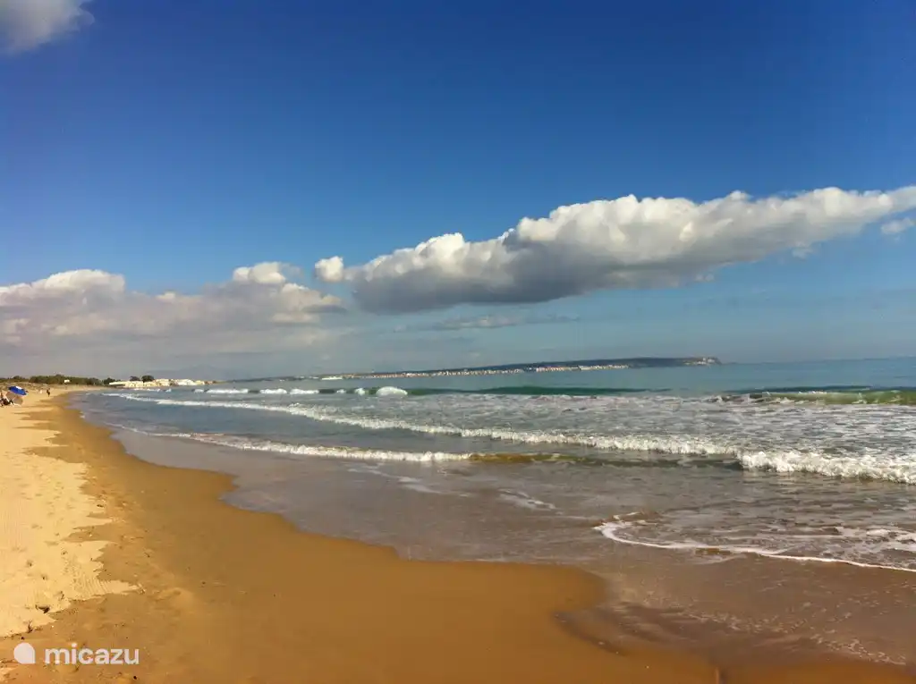 heerlijk breed strand 