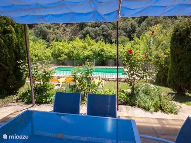 Casa Vallecillo en España, Andalucía, Ronda - casa vacacional Terraza con vistas a la piscina vallada, segura para los niños, tranquila para los padres!