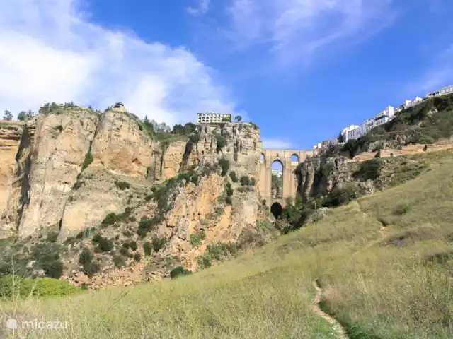 Casa Vallecillo en España, Andalucía, Ronda - casa vacacional El famoso Puente Nuevo en la histórica ciudad de Ronda, a tan solo 8 km de la casa.