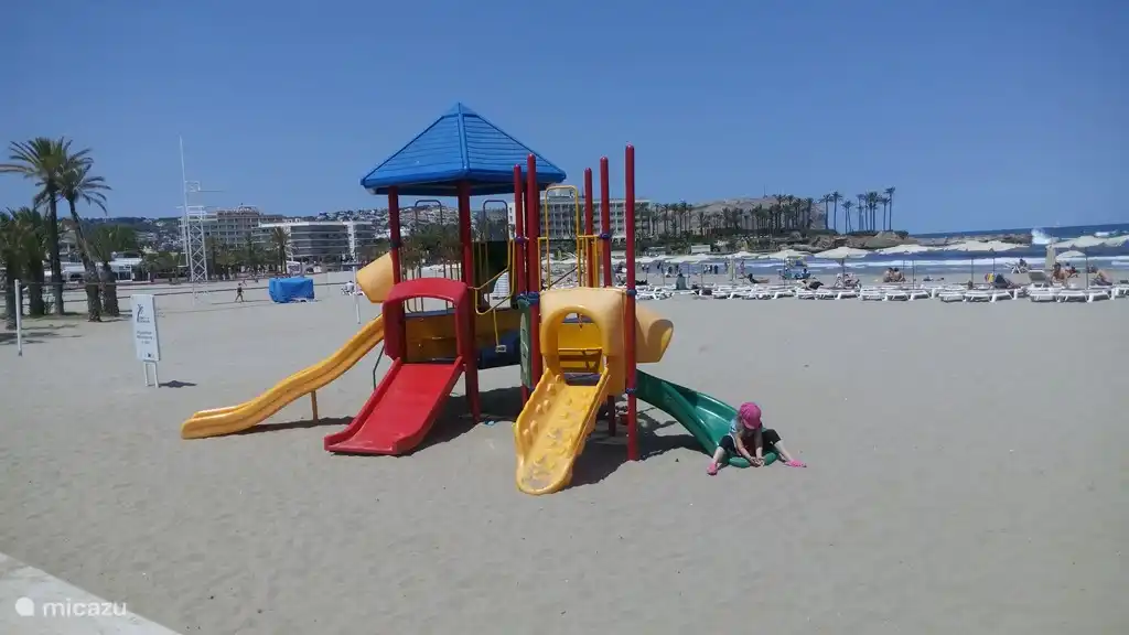 Ook aan de kleintjes is gedacht op het Arenal strand. 