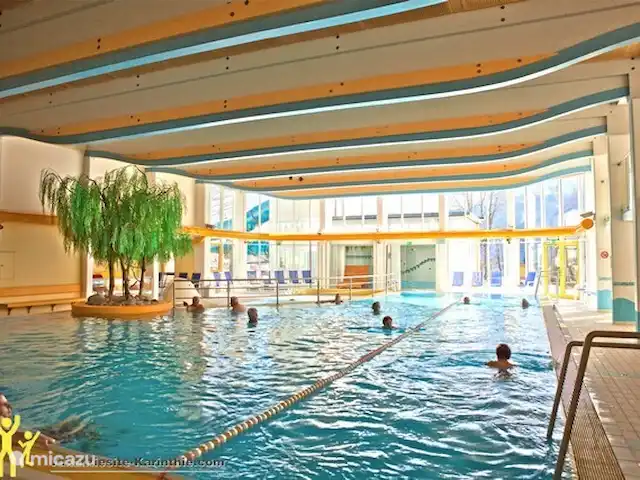 Location de Vacances Autriche, Carinthie, Kötschach-Mauthen, maison de vacances - Casa Mariti Le paradis aquatique subtropical aquarena (à côté de notre maison de vacances) dispose d'une grande piscine extérieure avec plongeoir. Et aussi une piscine couverte avec un grand toboggan