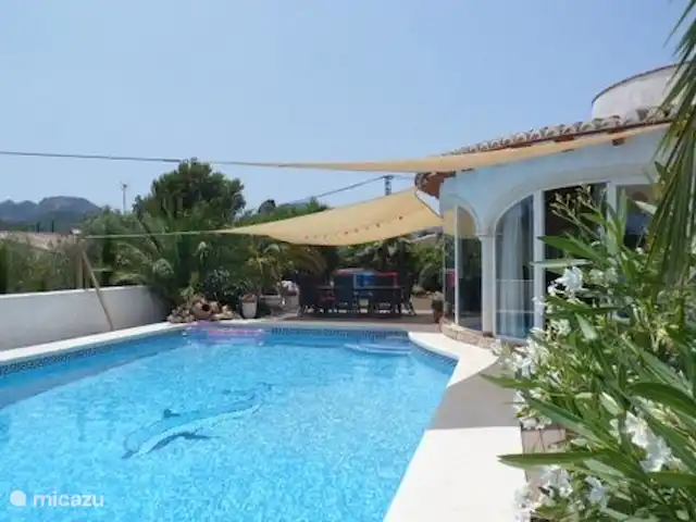 Casa Gusta huren in Spanje, Costa Blanca, Jalón - villa ... bij het zwembad en de tuin