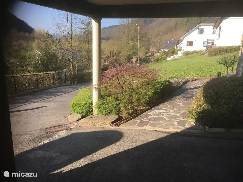 Blick Schiebetür Wohnzimmer