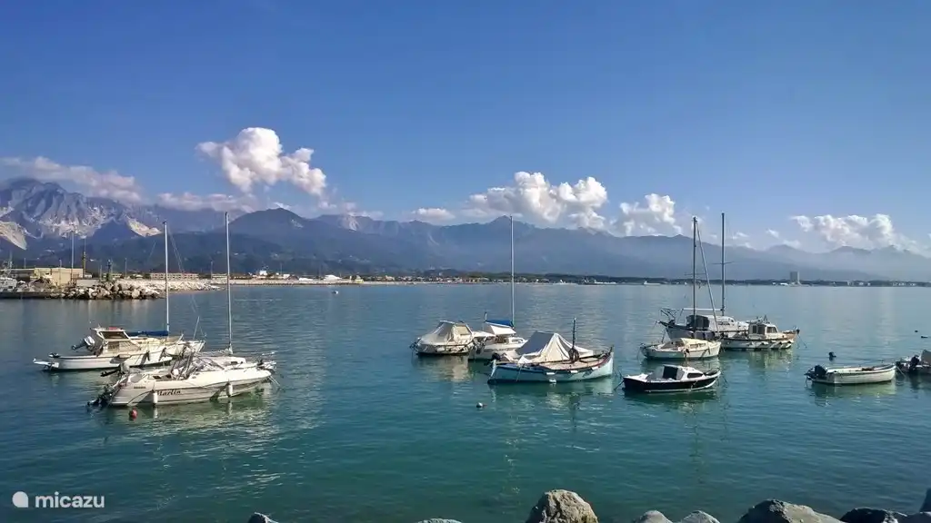 Carrara Hafen (6 km)