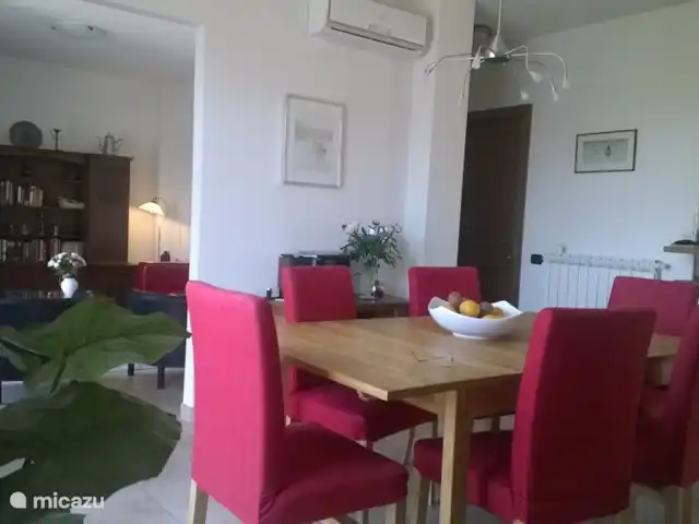 Casa-Toscana huren in Italië, Toscane, Marina Di Massa - appartement Eetkamer met doorkijk naar de zitkamer