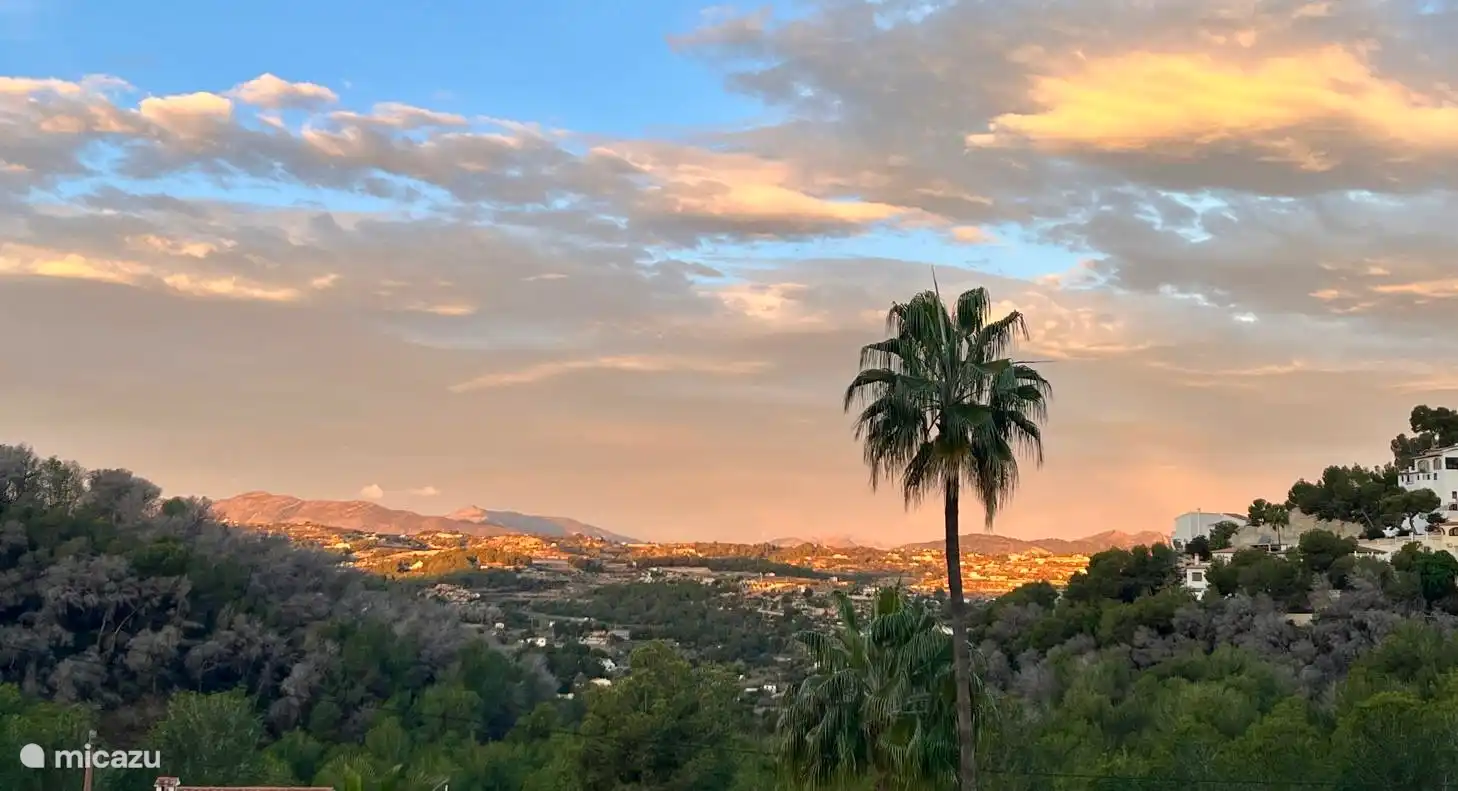 Ochtendgloren vanaf ons terras 
