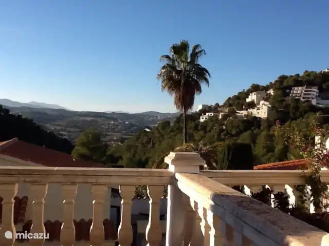Location de Vacances Espagne, Costa Blanca, Moraira, villa - Casa Lucia Vue depuis la véranda au premier étage. Profitez du magnifique coucher de soleil le soir. Les vérandas sont orientées au sud, c'est donc un bon endroit pour rester toute l'année.