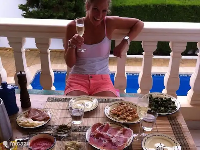 Location de Vacances Espagne, Costa Blanca, Moraira, villa - Casa Lucia Dégustez des tapas espagnoles sur la véranda