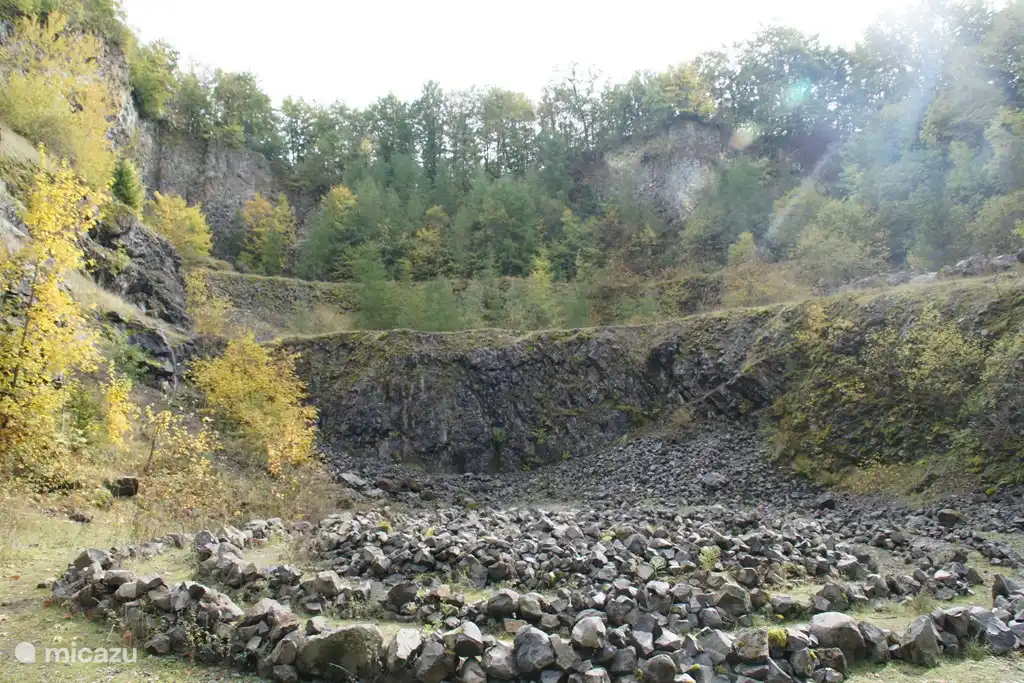 Im Inneren des Vulkans Arensberg, 14 km vom Haus entfernt.