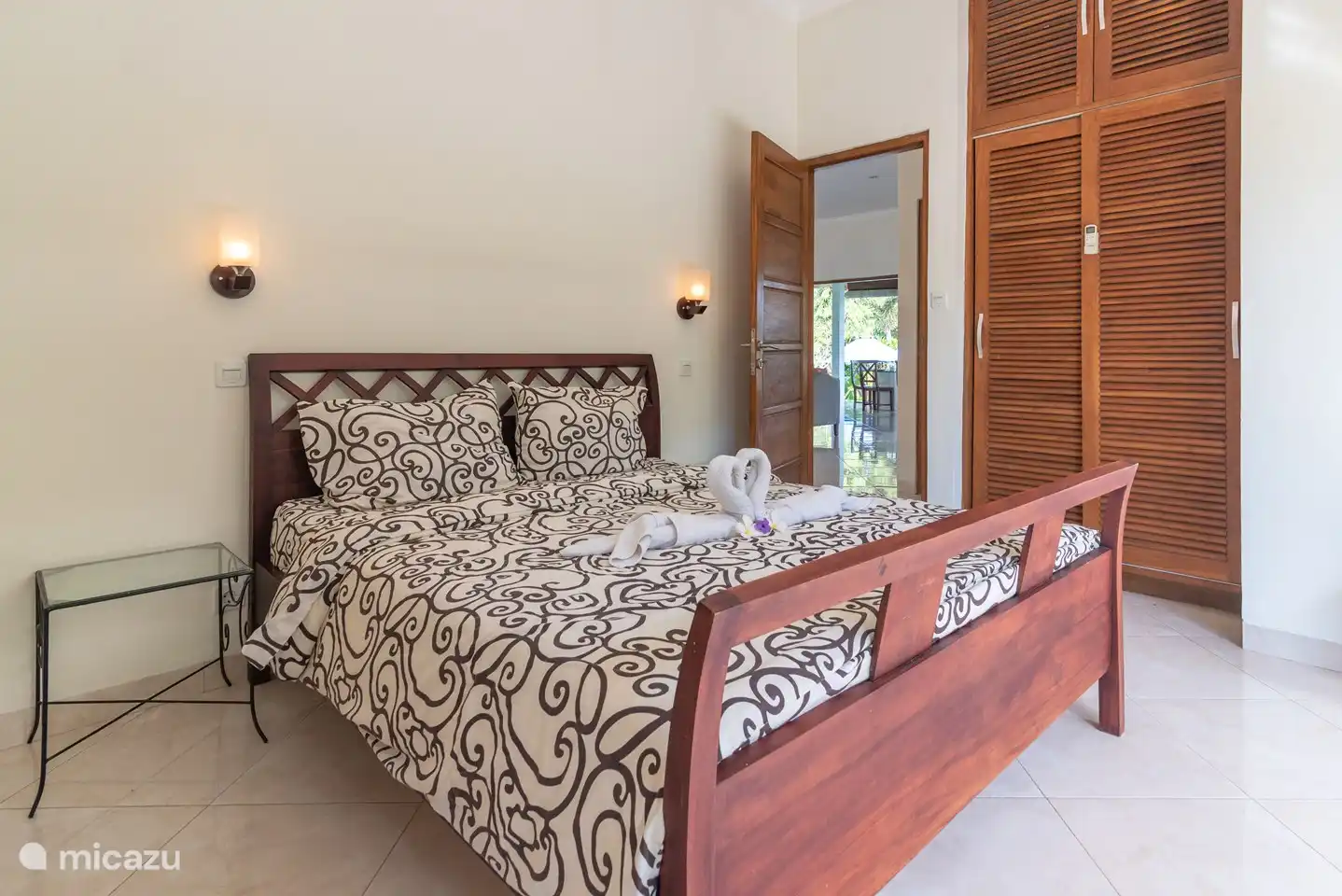 Schlafzimmer mit Doppelbett