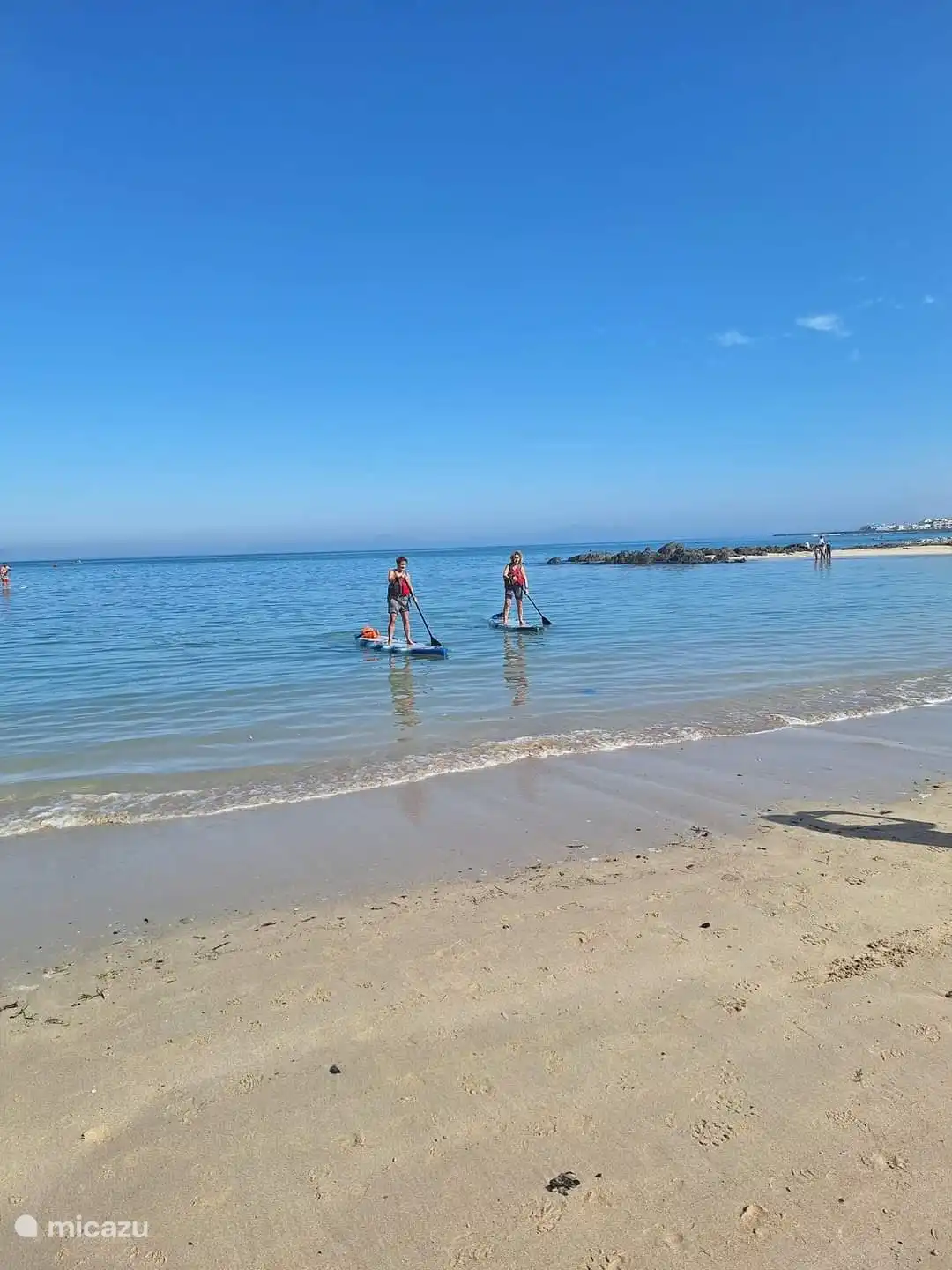 Kayaking at Harbor Island. Here you can also enjoy a nice terrace and in the evenings there is often a live band playing the best music during the weekends. You can sit and eat here very comfortably.