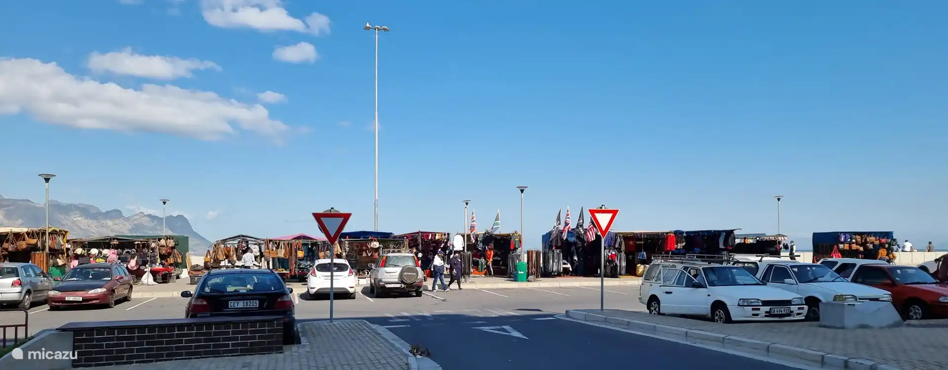 The town of Strand is located next to Gordon's Bay and there is also a nice center with a market. The Brasserie is also a nice restaurant where you can also sit on the terrace with a view of the sea,